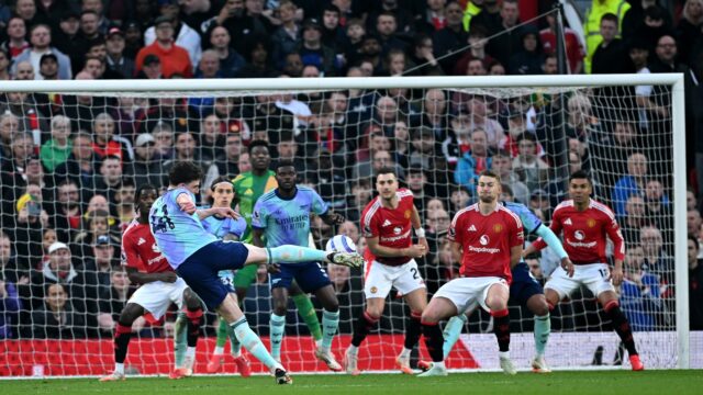 Declan Rice oslavovala pred Stretford
