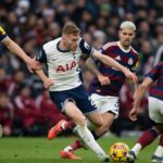 Suwon, Južná Kórea -30. júla: Hráči Newcastle tlieskajú fanúšikov po poprednom priateľskom zápase medzi K -League Xi a Newcastle United na štadióne Suwon Svetového pohára 30. júla 2025 v Suwone v Južnej Kórei. (Foto: Serena Taylor/Newcastle United Via Getty Images)