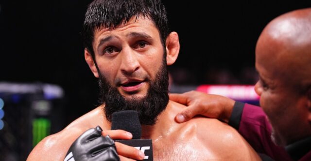 Khamzat Chimaev strieľa UFC 319 do dôchodku, zvesti o očiach, Triple Champion - „Potrebujem peniaze, brácho“

