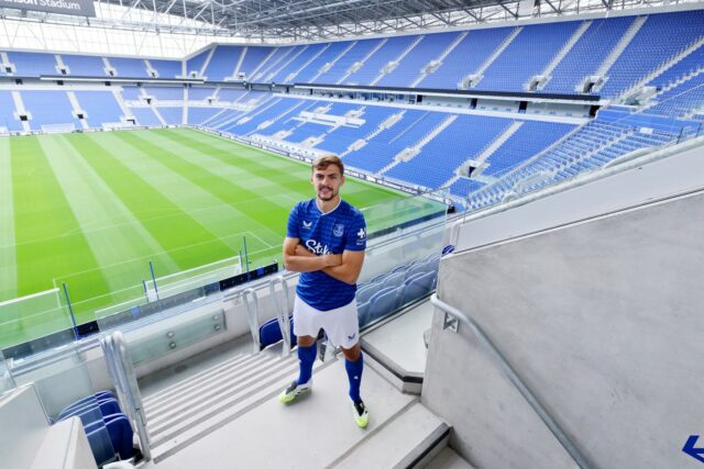 Dewsbury-Hall je teraz hráč Everton
