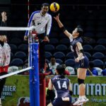 Nagisa Komatsuda pomáha Kobe Shinwa University odložiť crossovery Chery Tiggo v PVL Invitational.