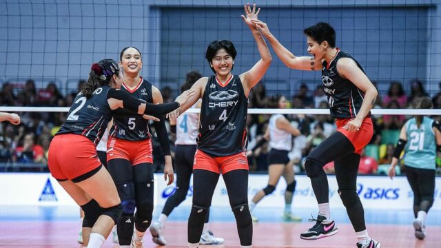 Jasmine Nabor (č. 4) vedie oslavu Chery Tiggo. —PVL obrázky