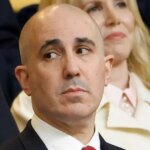 Le PDG de Man Utd, Omar Berrada, donne à la mise à jour du transfert en tant que club `` travail 24 heures sur 24 ''