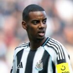 Le milieu de terrain de Liverpool accepte le transfert de Newcastle alors qu'Alexander Isak Saga continue