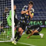 Leedsova strašidelná chyba brankárov vidí stranu Prem poníženú Sheffieldom v stredu