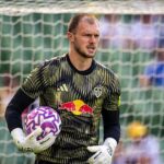 Leeds Signs Summer Lucas Perri pokračuje v tom, že sa stáva 1 žiadnym brankárom
