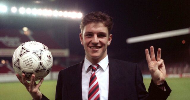 Legenda Man Utd Lee Sharp veľmi odlišný život v španielskom raji po zármutku

