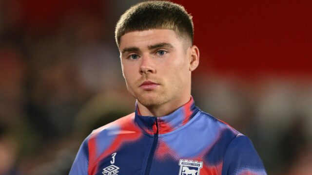 Davis upútal pozornosť svojimi prominentnými vystúpeniami pre Ipswich v minulej sezóne v najlepšom lete