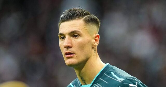 L'entraîneur de l'ancien homme UTD avertit que Benjamin Sesko est un autre Rasmus Hojlund - «ils sont en danger»
