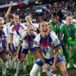 Les fans de football fuient alors que les chefs classent les lionnes derrière les équipes qu'ils battent en Euros