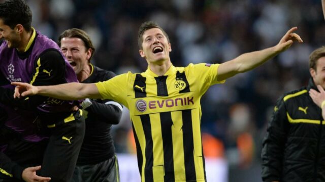 Lewandowski odhaľuje, že povedal Manchester United predtým, ako Dortmund zablokoval pohyb

