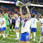 Lionesses Hero Chloe Kelly nalieha na „absolútne nič úpravy“, keď sa otvára v rýchlom lete