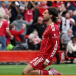 Liverpool celebrity Dominik Ratings veľkolepý voľný kop Victor