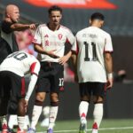 Londýn, Anglicko - 10. augusta: Arne Castle, manažér Liverpoolu, sa pozerá počas zápasu FA Community Shield v roku 2025 medzi Crystal Palace a Liverpool na štadióne Wembley 10. augusta 2025 v Londýne v Anglicku. (Foto: Michael Regan - FA/FA cez Getty Images)