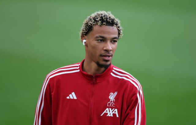 Liverpool's Hugo Ekitike sa pripravil, aby stratil na počiatočnom francúzskom staršom volaní 

