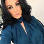 Vydavateľka a komentátorka Lucy Zelić (na obrázku) je známe, že má politicky pravdu. Ale hovorí, že jeho čestnosť prichádza za dôležitú osobnú cenu.