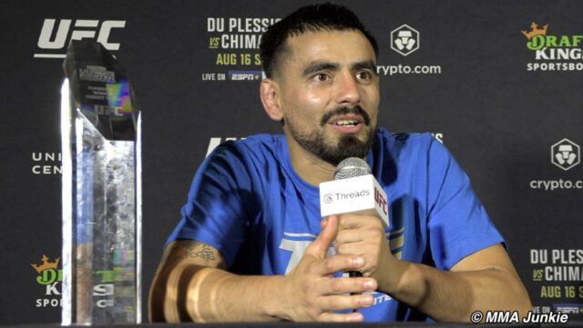 Majster Flyweight Joseph Morales, víťaz Tuf 33, začína obrannú titul



