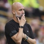 Manažér mesta Manchester Pep Guardiola hovorí, že v jeho družstve je „príliš veľa ľudí“