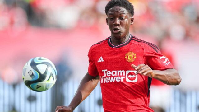 Manchester United Persevere: Kobbie Mainoo Power Dopyt po pôžičke v roku 2025, keď sa Dramatizácia Old Trafford rozpadla 

