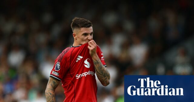 Manchester United sa skutočne potopilo na zem, zajaté v neobmedzenom cykle nádeje a výčitiek | Manchester United 

