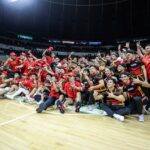 Mapua kardináli oslavujú víťazstvo v basketbalovom turnaji NCAA Season 100 po porazení Benilde Blazers v dvoch hrách. –Marlo Cueto/dopyt.net