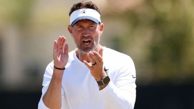 Micah Parsons Vplyv profesie na kovboji trénuje Brian Schottenheimer 

