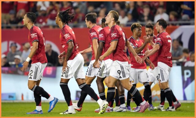 Rasmus hojlund v predkompervate pre Manchester United