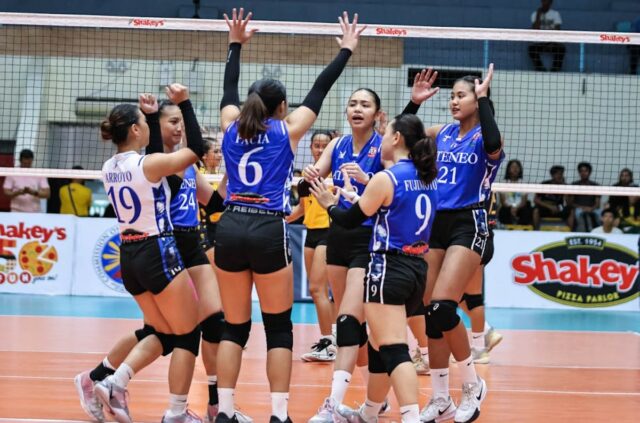 Ateneo Blue Eagles počas Národnej pozvánky Shakey's Super League (SSL) Cebu Leg proti USPF.