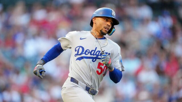 Mookie Betts Details Support od Dodgers -hráčov, fanúšikovia uprostred sezónneho boja

