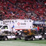 Morice Norris, ktorý bol sanitkou, zatiaľ čo hra Lions-Falcons končí skoro