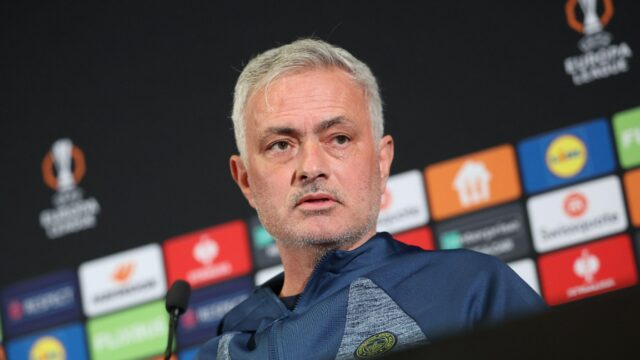Mourinho's "Strong túžby" United pred "a Fenerbahce sa" vrátia "

