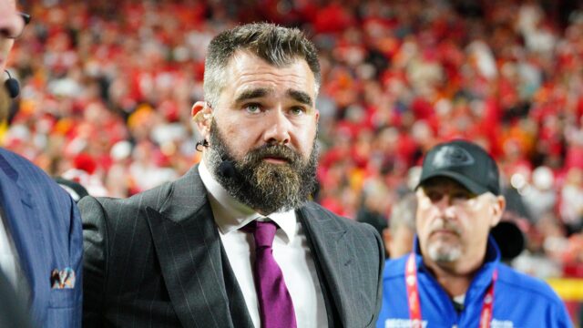 NFL News: Jason Kelce priťahuje pozornosť v podcaste s Taylor Swift o novom vzhľade

