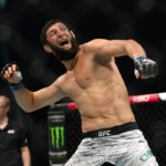 Prelomenie týchto štatistík pre bitku pri Chimaev-du Plessis UFC 319.