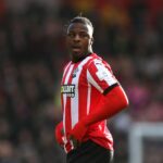 Nantes vstúpi do závodu, aby podpísal rameno Southampton Center back-chrbát