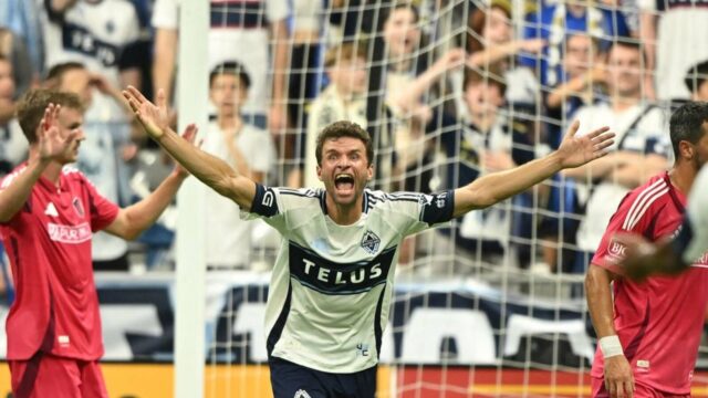 Neskorý trest Thomasa Mullera vyzdvihuje Whitecaps nad St. Louis 

