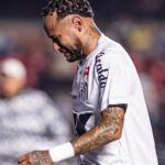 Neymar nemohol skryť svoje emócie po tom, čo jeho strana Santos bola ponížená v nedeľu