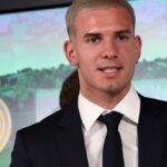 Nový podpis Real Madrid Mastantuono oceňuje argentínsky priateľ Lionel Messi počas objavu