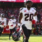 Houston Texans Safety Jimmie Ward bol obvinený z hrozby, že zabije svoju manželku v bombovom konaní