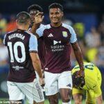 Zrážka Aston Villa s Crystal Palace má neskôr v tejto sezóne podivný čas začiatku