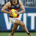 Adelaide Crows Star Izak Rankine čelí zákazu piatich hier z AFL po homofóbnej sv.