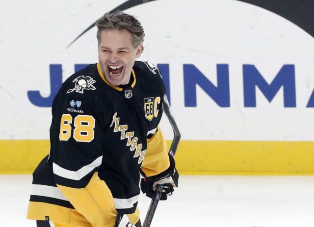 NHL: Los Angeles Kings v Pittsburgh Penguins