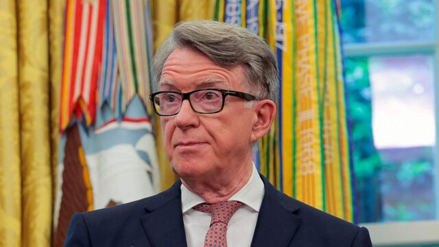 Peter Mandelson, veľvyslanec Veľkej Británie v Británii, lobby v prospech Super Bowlu, ktorá sa koná v Británii



