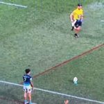 Obrázok: V súčasnosti trénera Penrith Corey Bocking bežal pred Gold Coast pred Jaydenom Campbellom, keď bol pripravený urobiť transformačný kop, ktorý mohol vyhrať zápas pre jeho tím