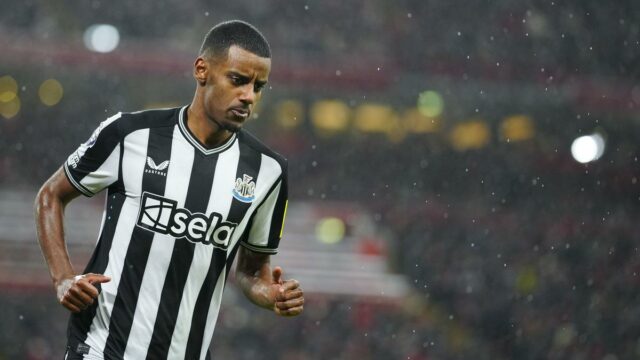 Prečo Alexander Isaac nehrá Aston Villa vs Newcastle United v Premier League?

