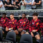 Kobbie Mainoo sedel na lavičke cez prvé dva zápasy Premier League v tejto sezóne Manchester United