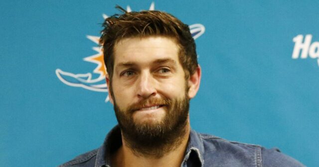 Predchádzajúci quarterback NFL Jay Cutler potrestal do väzenia za poplatok 

