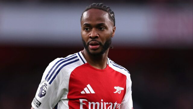 West Ham odišiel do závodu, aby tento rok v lete podpísal Sterling z Chelsea