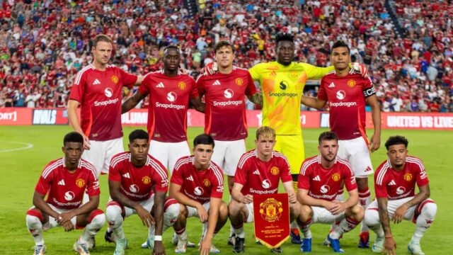 Prekvapivý hrnček Carabao Manchester United 

