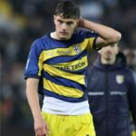 Prevody povesti, správy: Milan Clubs bojujú s Liverpoolom pre Leoni