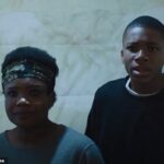 Mladý Giannis Antetokounmpo sa objaví v austrálskom filme Dead Europe v roku 2012 vo veku 16 rokov spolu so svojou matkou Veronica (na obrázku spolu)